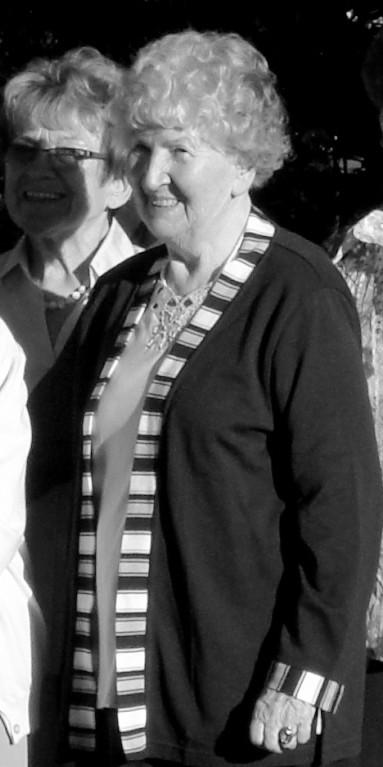 IN ERINNERUNG Tätigkeitsbericht 2011 Nach einem erfüllten Leben verstarb am 4. März 2012 unser langjähriges Vereinsmitglied Dorothea Pietzsch im Alter von 84 Jahren.