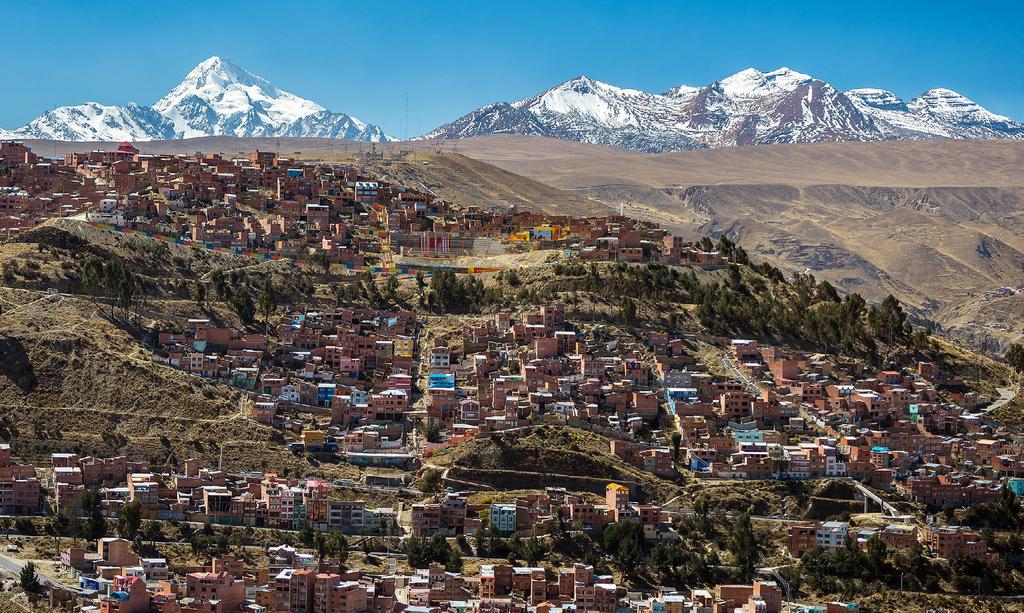 إل آلتو بوليفيا الصورة istock/fbxx المدن الجبلية الكبيرة نفس التحديات التي تواجه المدن في األراضي المنخفضة وأكثر قليال توجد العديد من المدن الجبلية الكبيرة والتي يبلغ تعداد سكانها ما يقرب من مليون