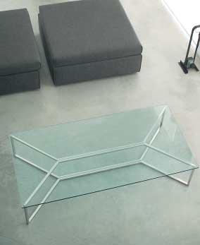 TAVOLINI CARLO MAGNO 1 design: Pierangelo Gallotti Tavolino con piano in cristallo trasparente 12mm. Struttura in acciaio inox lucido. Disponibile anche in acciaio inox satinato.