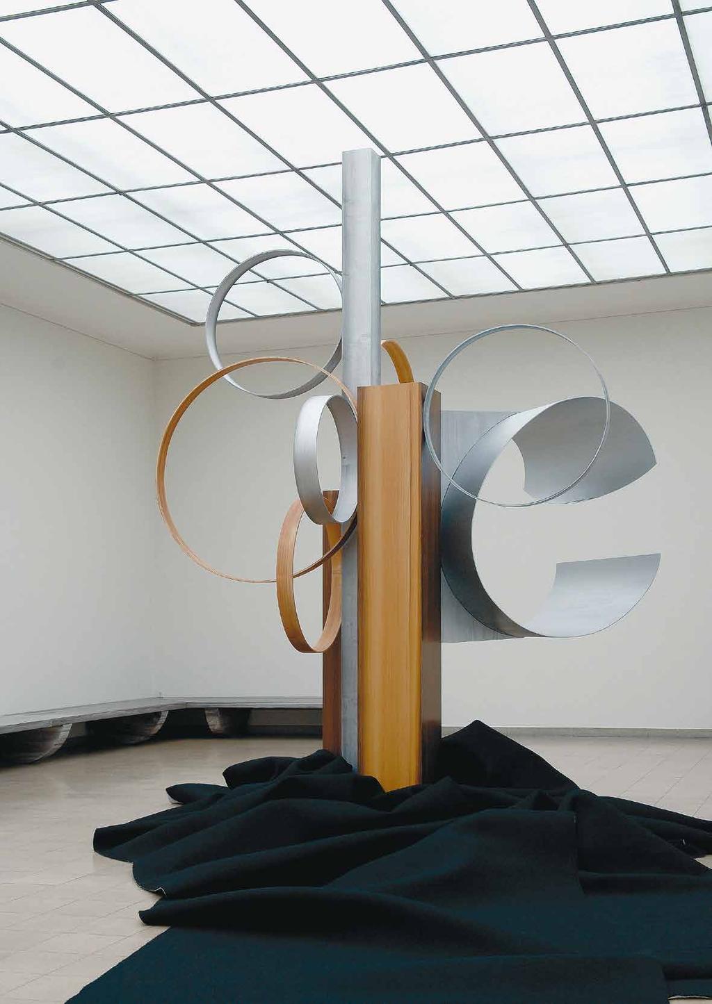 Skulptur, 2006 Öl und Acryl auf Sperrholz und Holz, Drainagevlies 440 x 270 x 330 cm Ausstellungsansicht