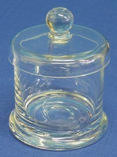 .7 Hohlglaswaren Glaszylinder, Glasdosen Verrerie Boîtes/ Cylindres Glaszylinder mit und ohne Glasdeckel mit überfallendem Knopfdeckel und Fuss oder ohne Deckel mit Fuss Cylindres en verre