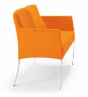 The seats feature a special elastic construction increasing its comfort.