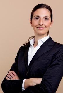 Dr. Yvonne Schuchter/Steuerberaterin, Salzburg/Zürich ist seit Mai 2005 bei LeitnerLeitner als Steuerberaterin und Managerin im Bereich Stiftungen, Beratung von vermögenden Privatpersonen und