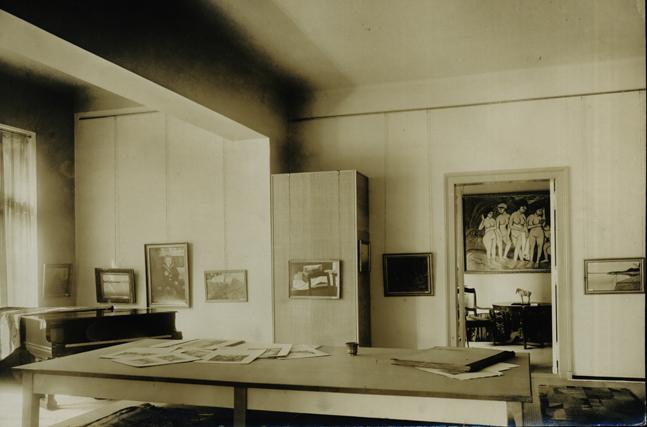 Background information: The brothers Karl (1889-1947) and Josef Nierendorf (1898-1949) opened the Galerie Nierendorf in 1920 in Cologne and moved their business to Berlin soon after.