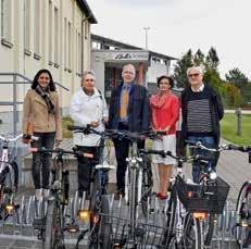 Den Vorschlag dazu hatte Petra Piete eingereicht. Immer montags und dienstags nimmt sie an dem Sportangebot in Glienicke teil. Meistens sind die Fahrradständer jedoch besetzt.