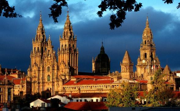 Programmverlauf (individuelle Termine auf Anfrage): Tag 1 Santiago de Compostela Geschichte & Gastronomie Individuelle Anreise aus Deutschland nach Santiago de Compostela.