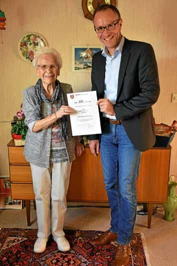 Neubauer mit Fragen zu konfrontieren. Am 14. Oktober feierte Frau Gertrud Krauss im Kreise ihrer Familie ihren 102. Geburtstag.