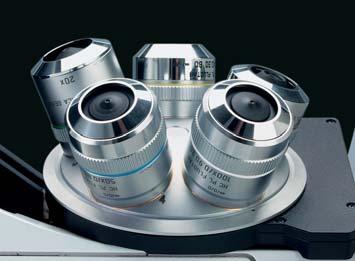Komfortable Einblicke Das Leica DMI3000 M ist serienmäßig mit einem Ergonomietubus ausgestattet, um Ihnen das Arbeiten so angenehm wie möglich zu gestalten.