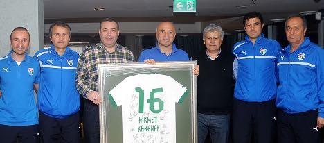 ! Saison 2013-2014 Bursaspor startete mit dem Ziel mit dem Team in der ersten Reihe im Europapokal zu spielen, doch der verstorbene Präsident Ibrahim Yazici hatte einen starken Einfluss auf das Kreis.