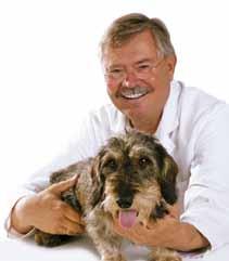 Vorwort Dr. Volker Wienrich Gut zu wissen, was man füttert. Immer mehr Hundehalter möchten heute wissen, mit was genau sie ihren Hund füttern.