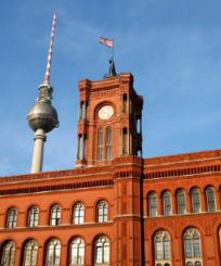 Berliner Immobilienmanagement GmbH mit conjectfm Um die betriebsnotwendigen Liegenschaften von Berlin weiterhin möglichst optimal und effizient verwalten zu können, wurde Anfang 2006 die Entscheidung