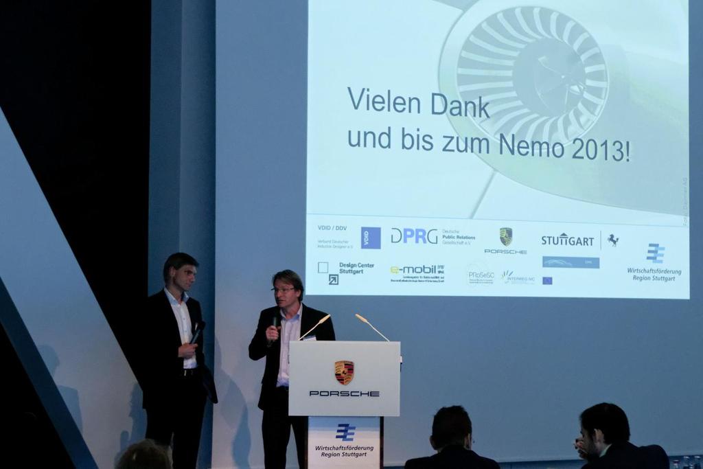 Zusammengefasst wurde der Tag von Sven Beiker (links im Bild) und Veit Haug (WRS). Die Besucher hatten im Anschluss an den Kongress noch die Möglichkeit, das Porsche Museum zu besichtigen.