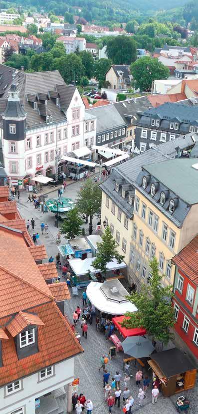 Ob nun Goethe oder Wanderfreunde zur heutigen Zeit: Das Wahrzeichen unserer Stadt, der 861 Meter hohe Kickelhahn, wird seit jeher als Aussichtsberg geschätzt.
