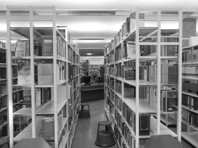 Bibliothek Campus Horb Dipl. Bibl. (FH) Julitta Aktay Der Bestand der Campusbibliothek beläuft sich auf rund 18.000 Medien zu den Bereichen Technik und Wirtschaft.