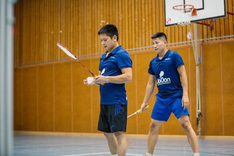 Gleichzeitig spielten Maximilian und Antonia Mengwasser beim 4. Roisdorfer Badmintonturnier.