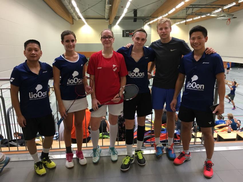 : Dominik Lindlar, Ly Xuan Duong, Arne Bergsch, Pham Van Ninh, Lara Decker und Stefanie Ferebauer nahmen am Warm (C)Up Turnier in Brühl teil.