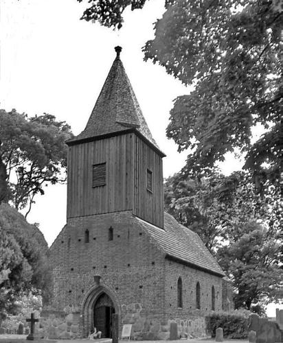 Unsere Serie: Kirche im Urlaub - Dorfkirche in Groß Zicker auf der Insel Rügen 1) Groß Zicker ist ein kleines, wunderschönes Dorf auf der Halbinsel Mönchgut, die den südöstlichen Zipfel der großen
