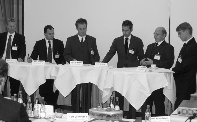 Konferenz am 2. November 2004 in Köln Sourcing und Wertschöpfungsmanagement in der Versicherungsbranche Das IfVW lud am 2.
