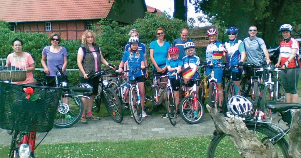 SOLBAD INTERN Solbader im Hühnerstall v. Friedhelm Boschulte Radwander-Tour Solbads Radsportwart Günter Schillings hatte am 12.Juli auf allgemeinen Wunsch zu einer Sommer-Radwandertour eingeladen.