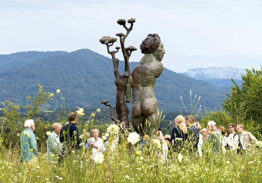 entspringt. Das große, waldumstandene Stiftungsgelände zwischen Loisach und Isar im bayerischen Voralpenland ist Ziel und Ausgangspunkt der Wanderungen und Exkursionen.