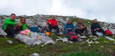 Sektion Hof Sektionstouren Hüttentour vom 21. bis 24. Juni 2018 im Karwendelgebirge Gegen 7:00 Uhr machte sich die 6-köpfige Wandergruppe von Hof aus in Richtung Seefeld/ Tirol auf den Weg.