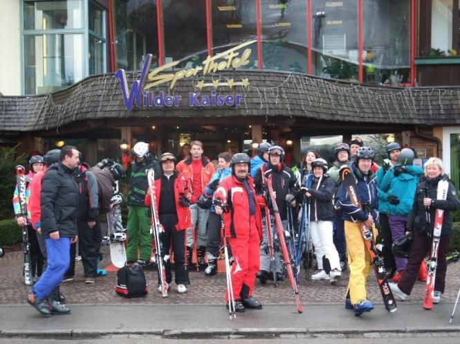 Rückblick Wochenend-Skireise nach Oberaudorf / Wilder Kaiser Kurzweilige Vereinsfahrt mit positiven Überraschungen von Paul Pfundt Anfang Februar traf sich eine gut gelaunte Gruppe Skifahrer mit viel