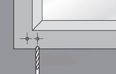 Schritt 3 Schrauben Sie den Deckenträger am Montagewinkel fest. Schritt 4 Sie können das Plissee nun einhängen.