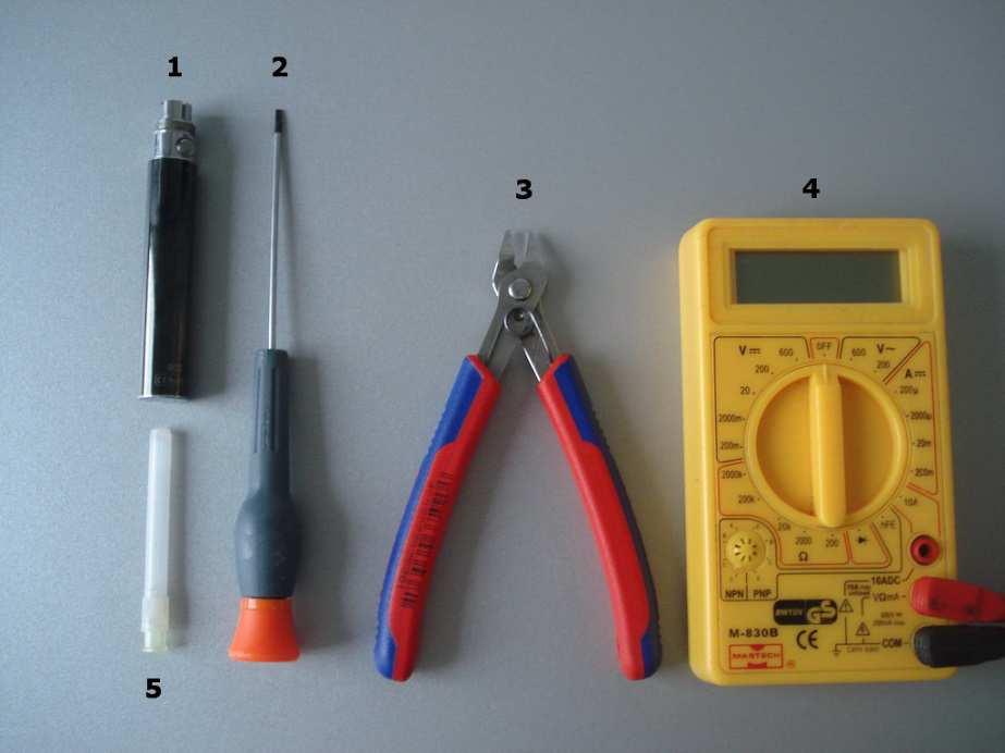 2. Werkzeuge und Materialien Benötigte Werkzeuge 1 - Alter ego Akku (Abzieher