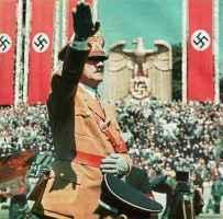 Bewegung in Deutschland (1933-1945), die sich 1920 als Nationalsozialistische Arbeiterpartei Deutschlands (NSDAP) organisiert und die unter Führung Adolf Hitlers 1933 eine Diktatur errichtet.