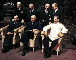 Ciano) Konferenz von Potsdam Auf der Konferenz 1945 beschließen die USA, Großbritannien und die UdSSR die Grundzüge für die Behandlung Deutschlands nach dem Zweiten Weltkrieg (u.a. die 5 Ds ).