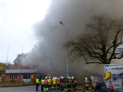 Vielen Dank an Moni Luchsinger, Ursula Schenk und Michael Zähner, die mit mir zusammen den Tag gestaltet haben. Brand Gross in Guntershausen Am 12. April um 9.