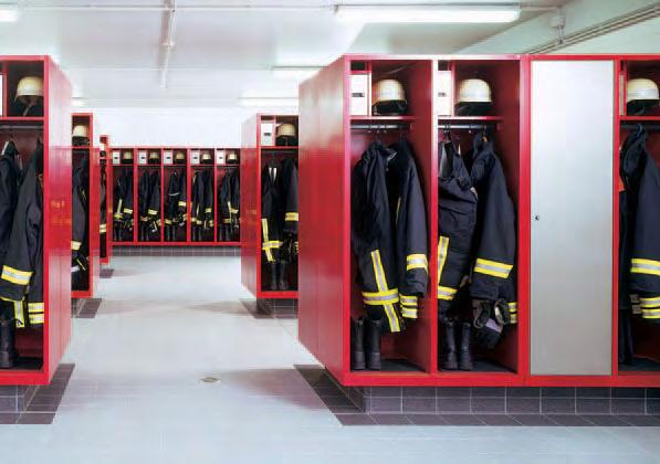 Unterbauvarianten Umkleideräume sind verschieden und die Ansprüche an die Einrichtung auch. Gerade hier zeigen sich die Evolo- Feuerwehrschränke als enorm anpassungsfähig.