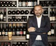 Yamas Weinbar. Die Entscheidung, den Namen weiter zu benutzen, fiel ganz bewusst: Papapostolou möchte mit der ersten Weinbar Ulms an die Erfolge seines Restaurants anknüpfen.