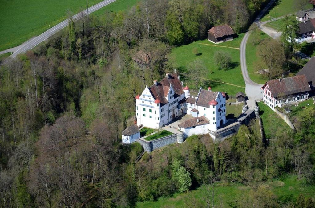 Ortsteil Engwang Mit dem prachtvollen Schloss Altenklingen, das seit fast 420 Jahren im Besitz der