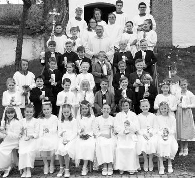 Heilige Erstkommunion in Pfaffing In der Pfaffinger Pfarrkirche St. Katharina feierten 29 Kinder ihre Hl. Erstkommunion unter dem Motto Jesus ruft mich beim Namen.