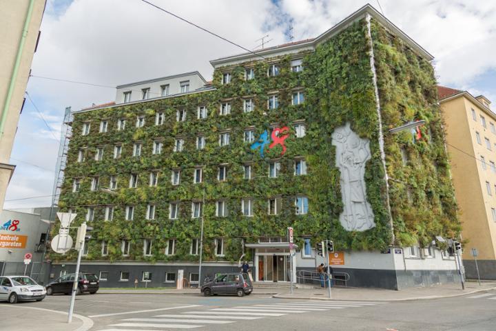 Die Wiener Umweltschutzabteilung wurde 2017 mit dem begehrten Umweltpreis der ÖGUT (Österreichische Gesellschaft f. Umwelt u. Technik) ausgezeichnet. Linz darf keine Betonwüste werden!