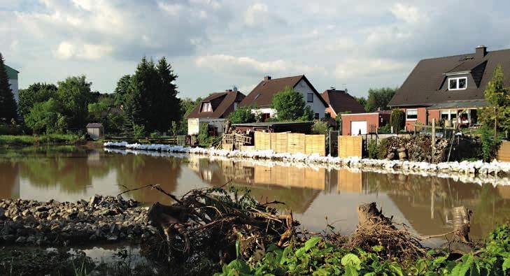 HOCHWASSERSCHUTZ Die Nette bei Holle trat im Mai 2013 kräftig über die Ufer die Schäden hielten sich dennoch in Grenzen.