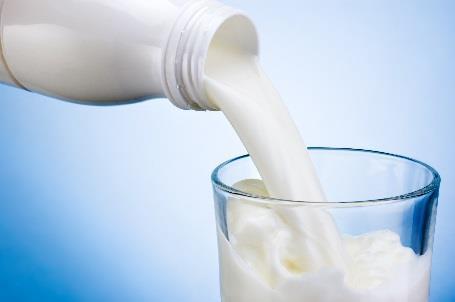 Eidgenössisches Departement für Wirtschaft, Bildung und Forschung WBF Bundesamt für Landwirtschaft BLW Fachbereich Marktbeobachtung Marktbericht Milch Juni 2016 Gastronomiebetriebe verkaufen mehr