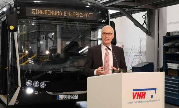 AKTUELL Bürgermeister weiht E-Bus-Werkstatt ein Am 17. Januar wurde die neue E-Bus-Werkstatt der VHH feierlich durch Hamburgs Ersten Bürgermeister Dr. Peter Tschentscher in Betrieb genommen.