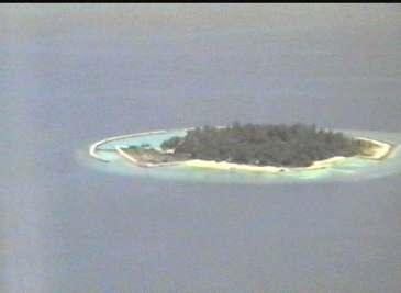 Die Malediven sind viele kleine Inseln im Indischen Ozean.
