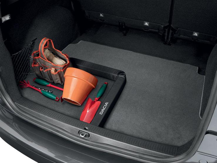 Gegenständen. Sie schützt den Originalfussboden optimal und passt sich perfekt an die Form des Kofferraums an.