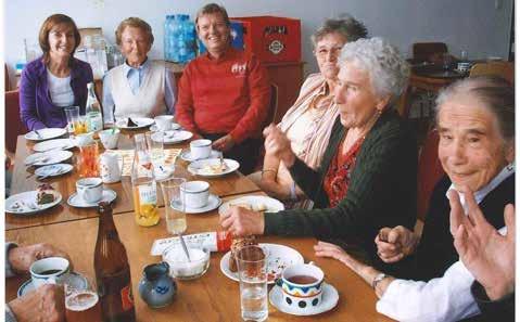 8 25 Jahre Seniorennachmittag im Pfarrhof Gitti und Frigga, so heißen unsere fleißigen Damen, welche sich jeden 3.
