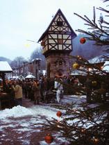 organisiert wird. Vorweihnachtlicher Hofmarkt in Lippersdorf Bereits zum 8. Mal lädt Veronika Schlichter am Samstag, dem 27. November, ab 11 Uhr zu einem vorweihnachtlichen Hofmarkt ein.