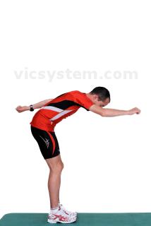 e) Hürdenläufer Hüftbreiter Stand, Arme hängen lassen, auf dem Standbein leicht hüpfen, mit dem anderen Bein Knie bis auf Hüfthöhe abwechslungsweise nach vorne bzw.