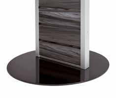 22 Bodendisplays 2 FlexiSlot -Tower Slim Durch die schmale Bauform dieses doppelseitigen Lamellenwand-Displays können Sie auf geringer Standfläche optimal Ihre Produkte oder Waren präsentieren.