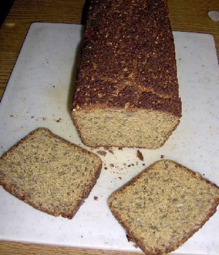 mit Sauerteig bleibt das Brot länger saftig und frisch gegenüber Trockenhefe für 30 cm Kastenbackform bitte 1/3 der Teigmenge vom Vor- und Hauptteig reduzieren, Sauerteigansatz bleibt.