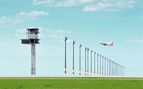 6 FBB Fluglärmbericht 4 Effizienz im Luftverkehr an den Flughäfen Schönefeld und Tegel durchschnittliche Auslastung der in Tegel abgefertigten Luftfahrzeuge stieg gegenüber dem Vorjahr von auf 4
