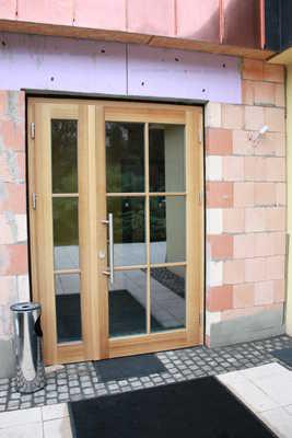 Tür gehört zu: Zimmer 21 (Haupthaus) Lichte Breite der Tür: 94 cm auf der Seite der Tür, in die sie aufschlägt - Breite: 120 cm auf der Seite der Tür, in