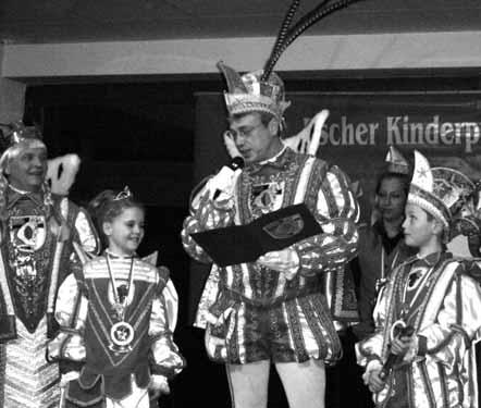 Bei der Tanzgruppe "Auweiler Maikäfer" tanzte ich 1 1/2 Jahre und dies machte mir sehr viel Spaß.