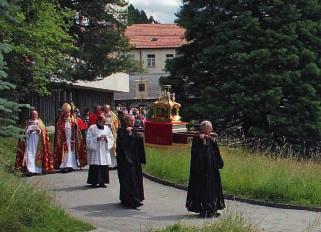 Juli/August 2018 Pfarreiblatt Graubünden 3 zvg Kloster Disentis Kostbare Behältnisse Zu Beginn des 13.